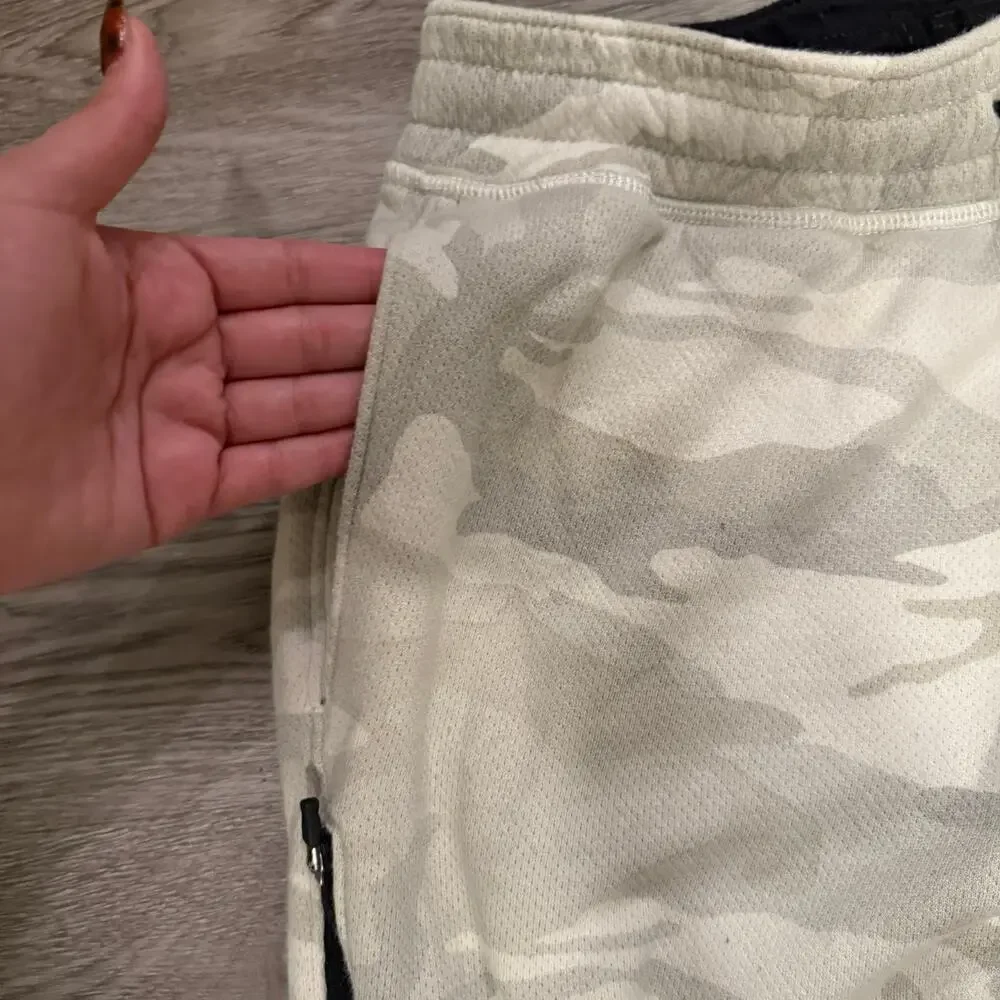 Abercrombie & Fitch Women’s Jogger Pants XS Beige Camo Print Pockets Lounge Chic - Picture 4 of 7